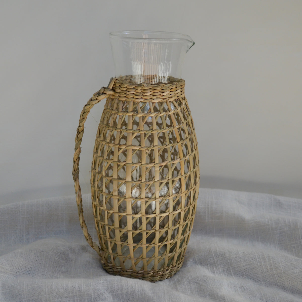 Glass Pitcher with Woven Seagrass Sleeve - PRINZZESA BOUTIQUE